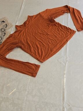 Women’s Long Sleeve Mock Neck Crop Top in Deep Orange Size S/M